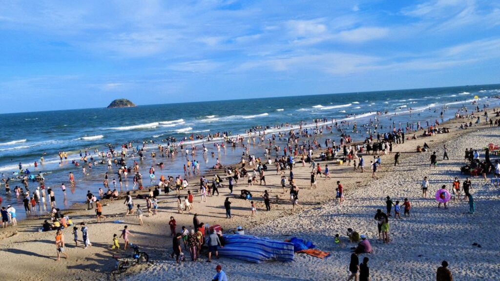Bãi biển Đồi Dương ở La Gi.