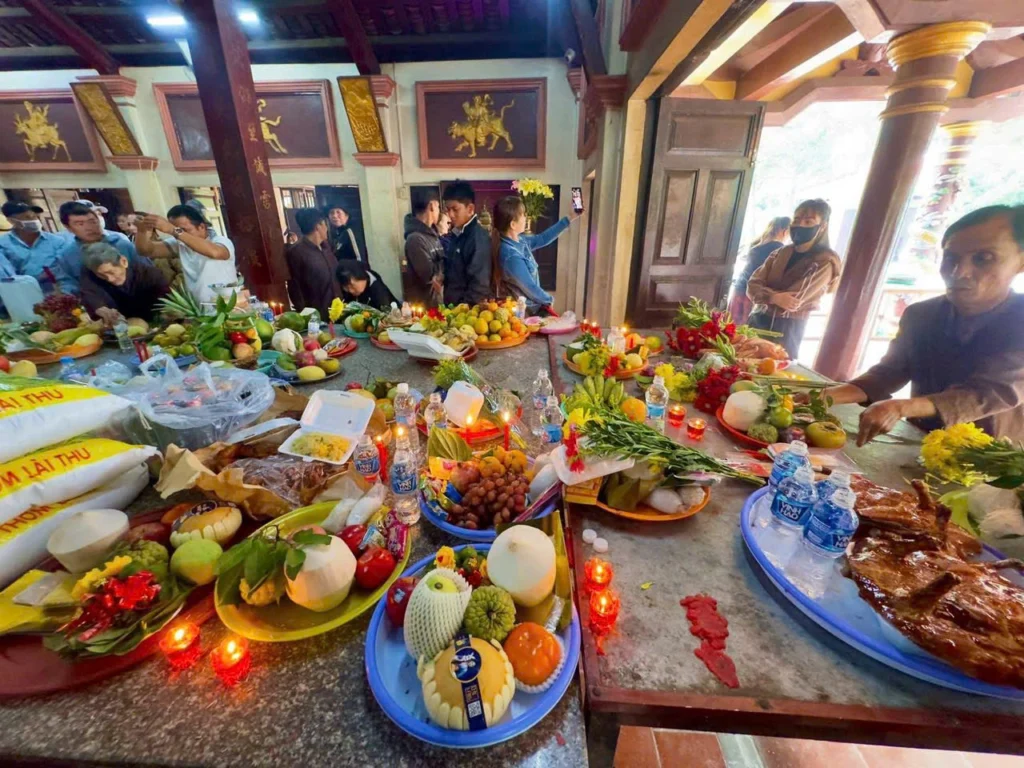Lễ vật trong ngày cúng Dinh